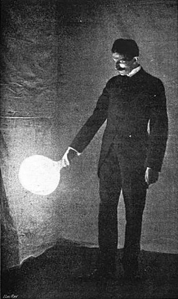 Amazon.com: Nikola Tesla Wireless Light 