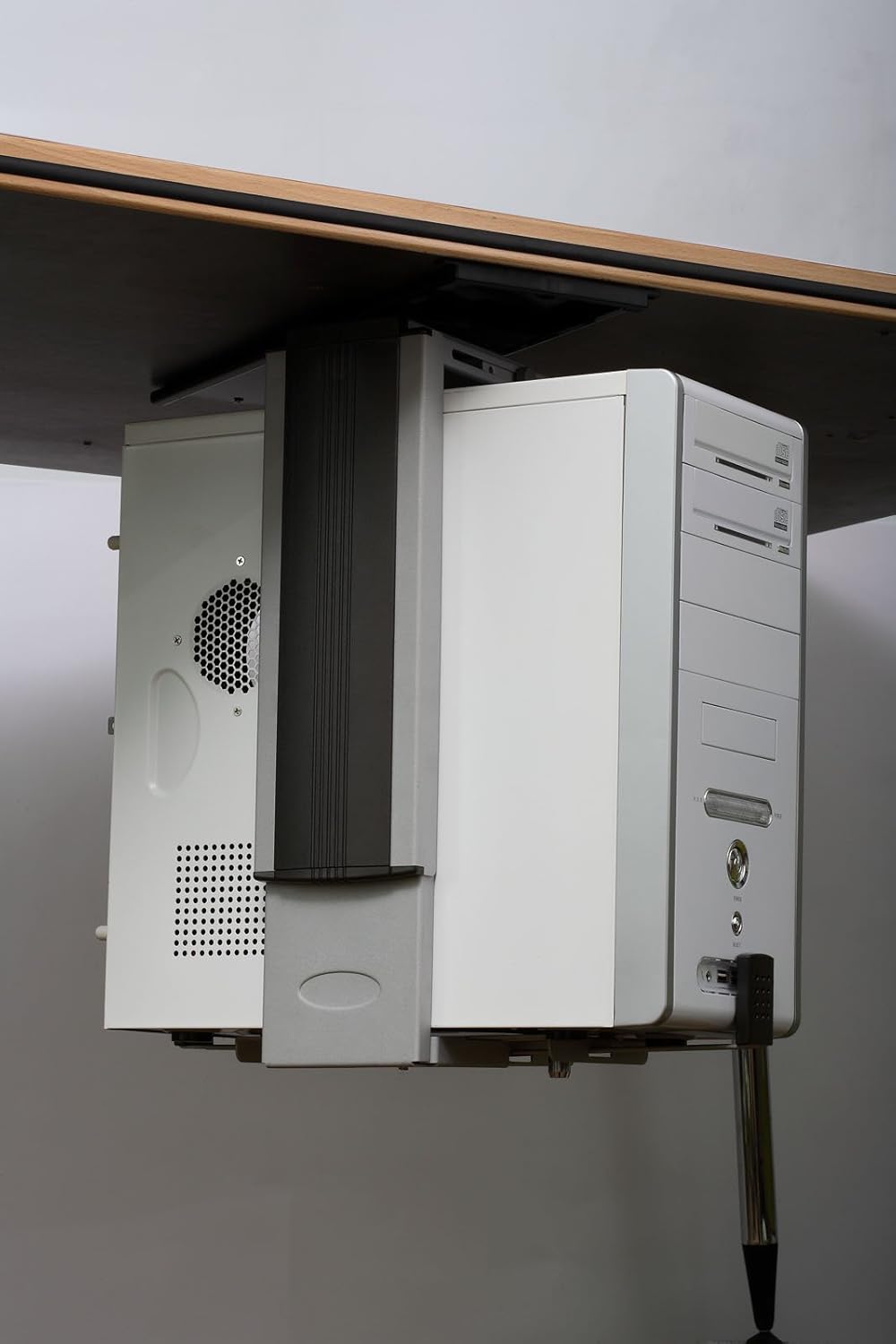 手軽におしゃれにpcを整理する 守る Cpuスタンドおすすめ8選 マイナビおすすめナビ