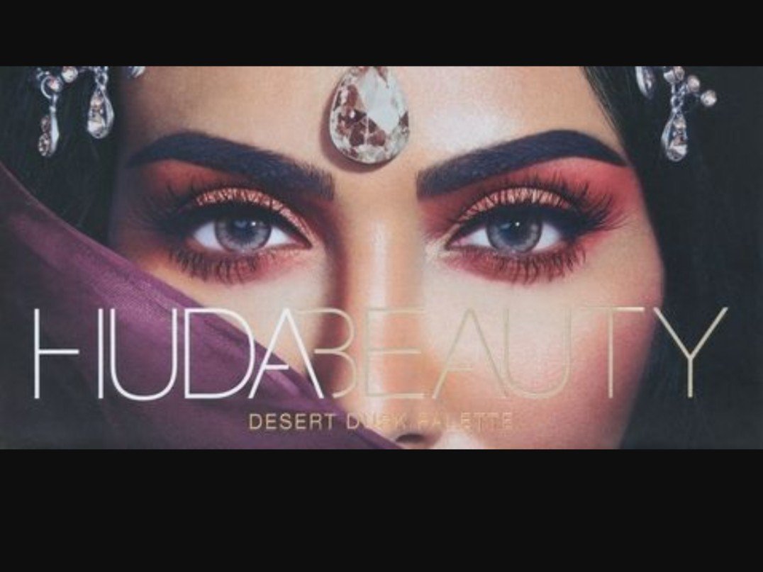 Huda Beauty Textured Shadows Palette Rose Gold Edition