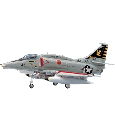 Amazon.com: A-4E-F Skyhawk 1/32 Hasegawa : Arts, Crafts & Sewing