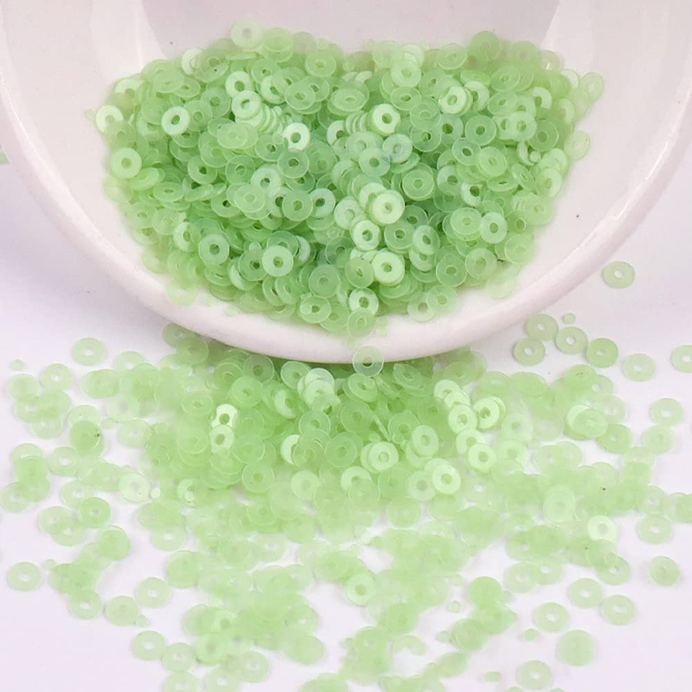 4000 Pieces Sequin Kit Paiettes Sequins Craft Loose Sequins Cup Iridescent Spangles for DIY Crafts Making Sewing Sticking Threading Shiny Decorative Wedding 4 mm, Green