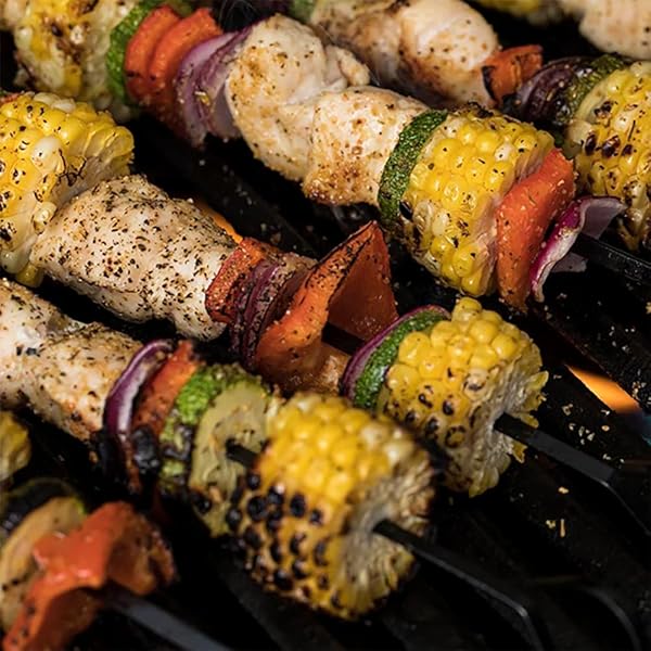 MCCORMICK GRILL MATES MONTREAL CHICKEN SEASONING, 23 OZ – ONE 23 OUNCE CONTAINER OF MONTREAL CHICKEN SEASONING WITH BLEND OF GARLIC, ONION, BLACK AND RED PEPPER AND PAPRIKA FOR MEATS AND SEAFOOD