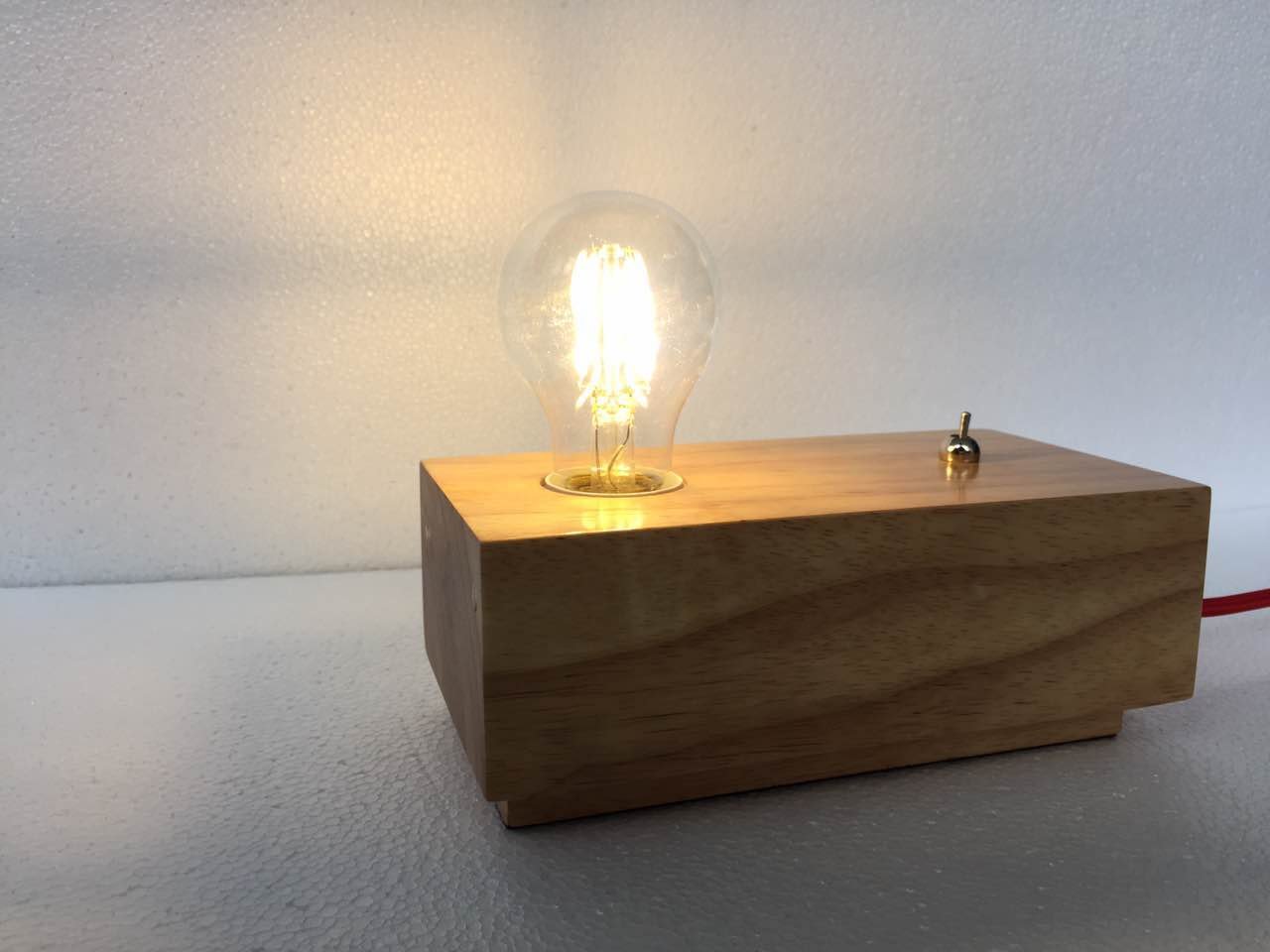 CHIC Wooden–Lámpara de mesa minimalista (Color: Wooden Table Lamp)