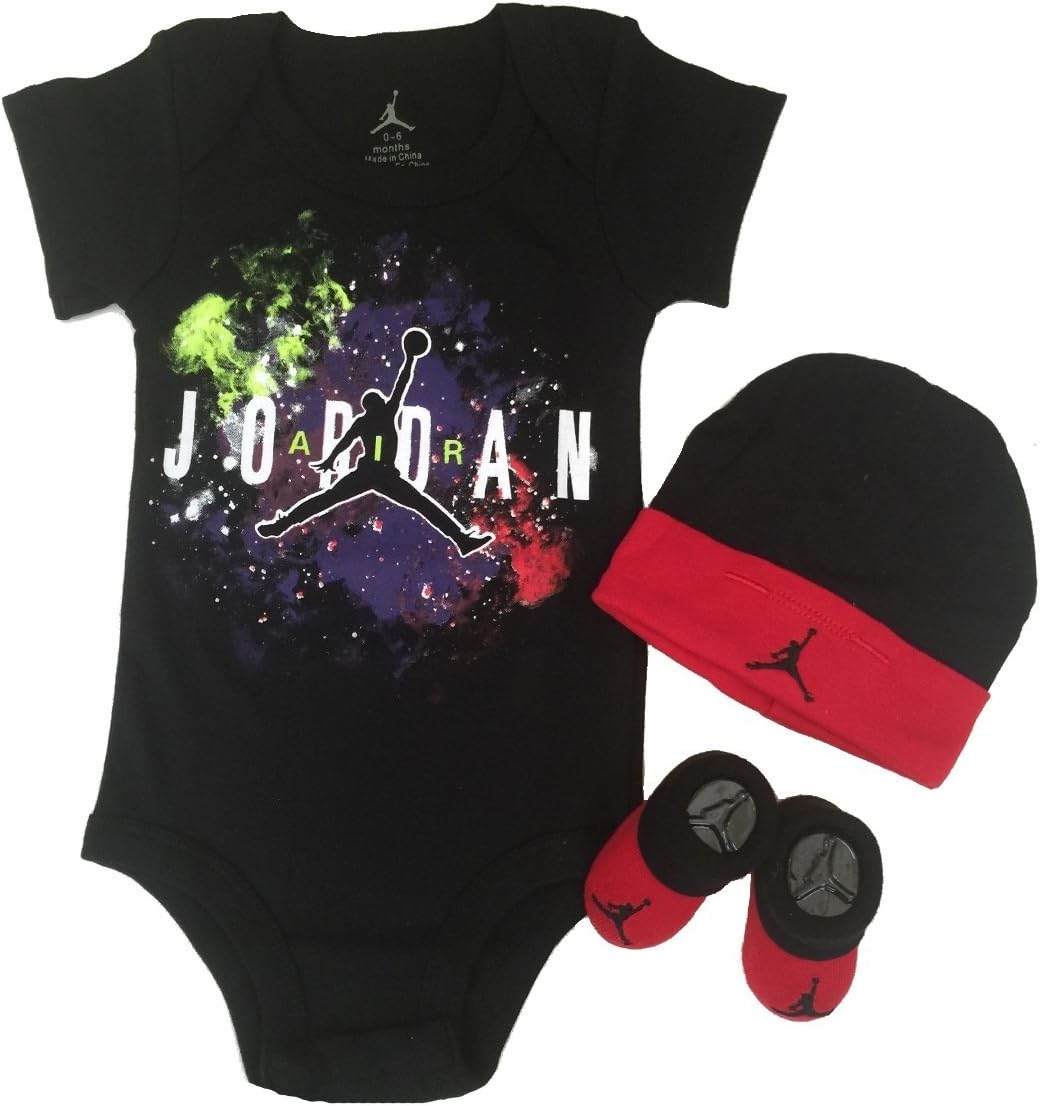 Nike Michael Jordan Body Bebe Layette Lot De 3 Ensembles Bonnet Et Chaussons Par Nike Amazon Fr Bebes Puericulture