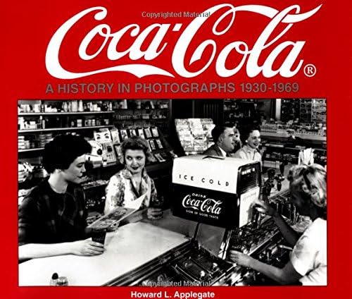 Coca-Cola Girls : An Advertising Art History: Chris H. Beyer