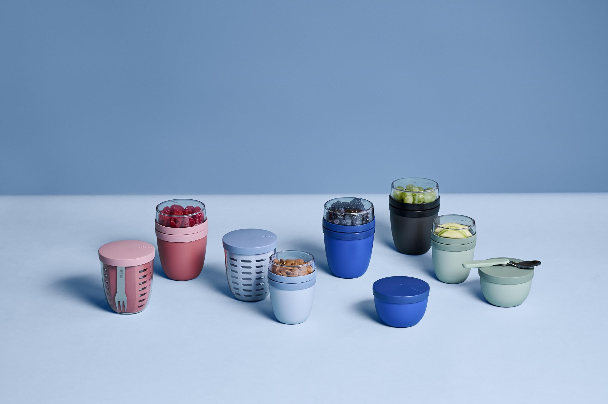 Mepal Müslibecher to go, praktischer Joghurtbecher to go - Unterteilung für Joghurt & Müsli - Geeignet für Gefrierschrank, Mikrowelle & Spülmaschine - 500 ml + 200 ml - Nordic Sage 8