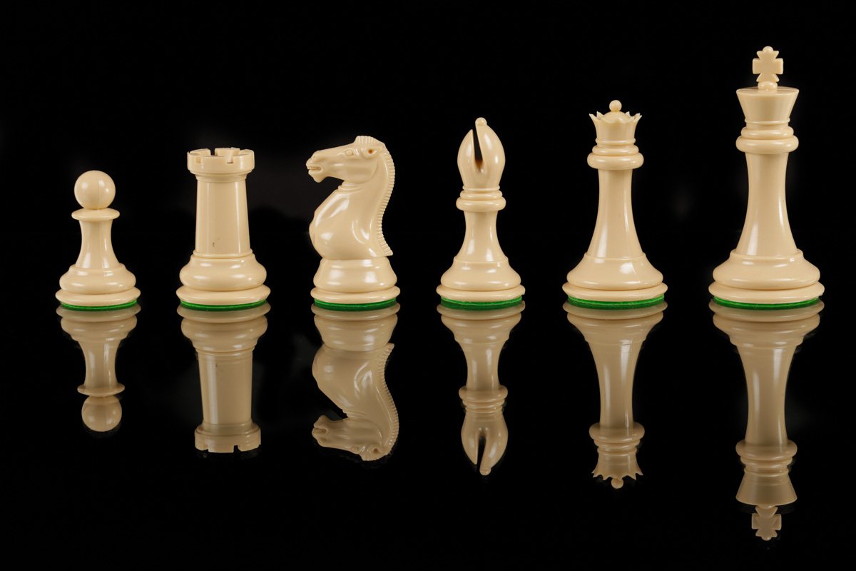 Quadruple Weight Tournament Chess Pieces, Extra Heavy & Extra Large Set