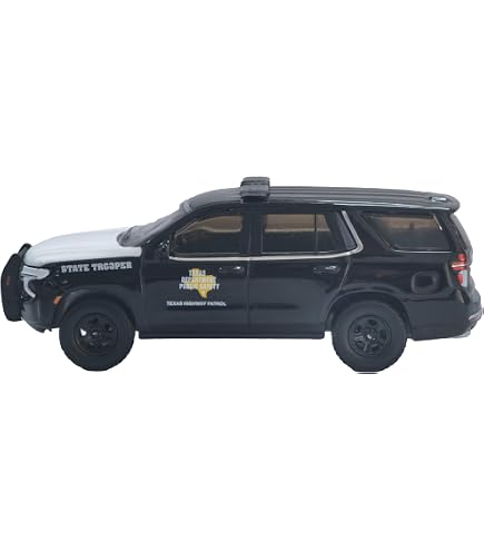 Greenlight 1/64 Diecast Model - 2018 Nissan Titan XD Pro-4X Oceanside Police Truck, Hot Pursuit Series - View #4