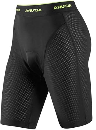 wear underwear under bike shorts