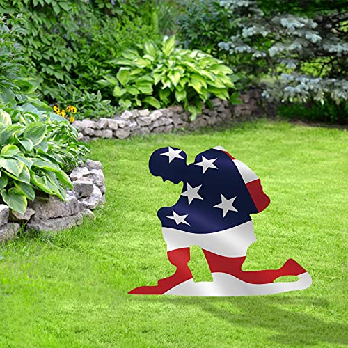 SPRAOI American Flag Kneeling Soldier Weathered Flag Metal Art Decor,Kneeling Soldier Silhouette Yard,Home Garden Decor Art Ornament Outdoor, for The Memory of The Soldiers in Service and Retired
