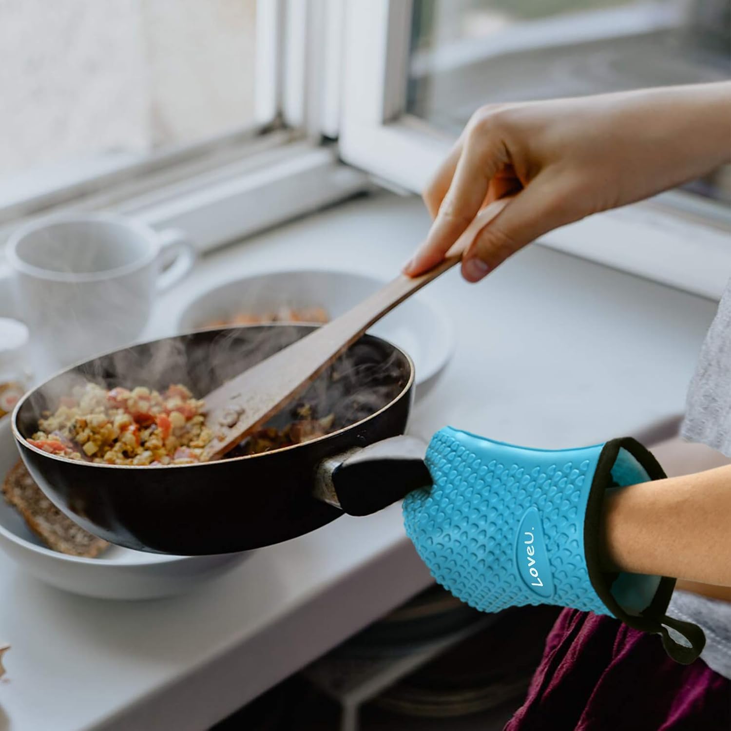 Loveuing Kitchen Oven Gloves - Silicone and Cotton Double-Layer Heat Resistant Oven Mitts/BBQ Gloves/Grill Gloves - Perfect for Baking and Grilling: Kitchen & Dining