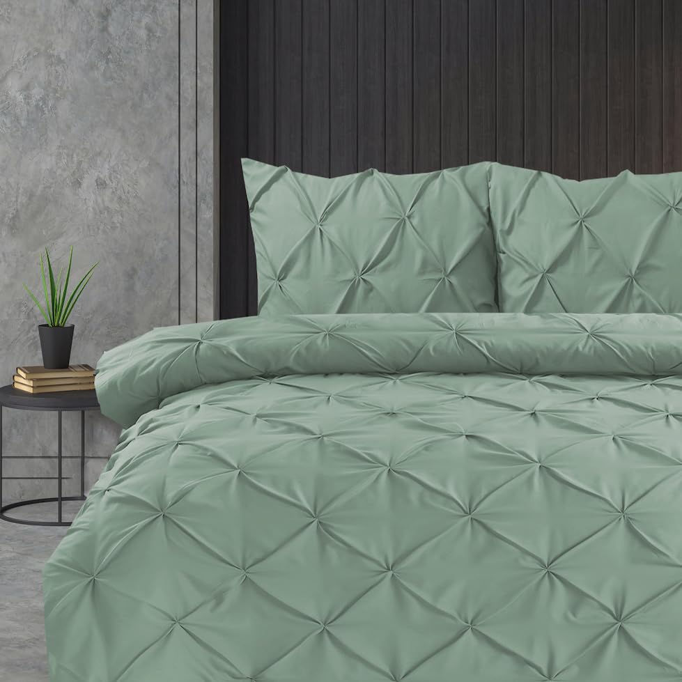 Linen Home Super King Duvet Cover Set Sage Green Pintuck Pinch Pleat Soft Microfibre Duvet Cover with 2 Pillowcases, Easy Care Wrinkle Free Bedding Set (Sage Green, Super King)
