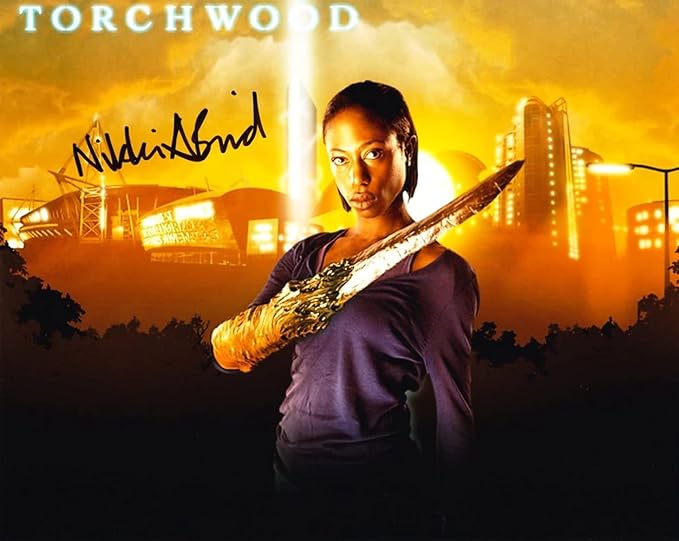 NIKKI AMUKA BIRD As Beth Torchwood 8 x10 GENUINE AUTOGRAPH At Amazon 