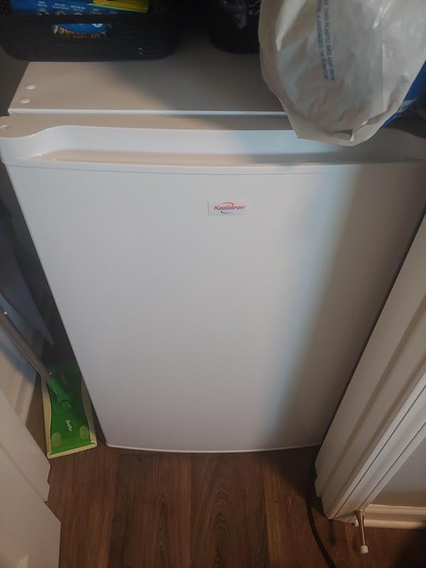 Koolatron Compact Upright Freezer | White | 88L