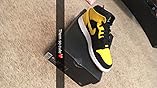 Amazon.com: Nike Air Jordan Zapatillas de baloncesto de 1 Mid BG, talla de  zapato de la UE: 38,5 euros, color: negro/amarillo : Jordan: Ropa, Zapatos  y Joyería