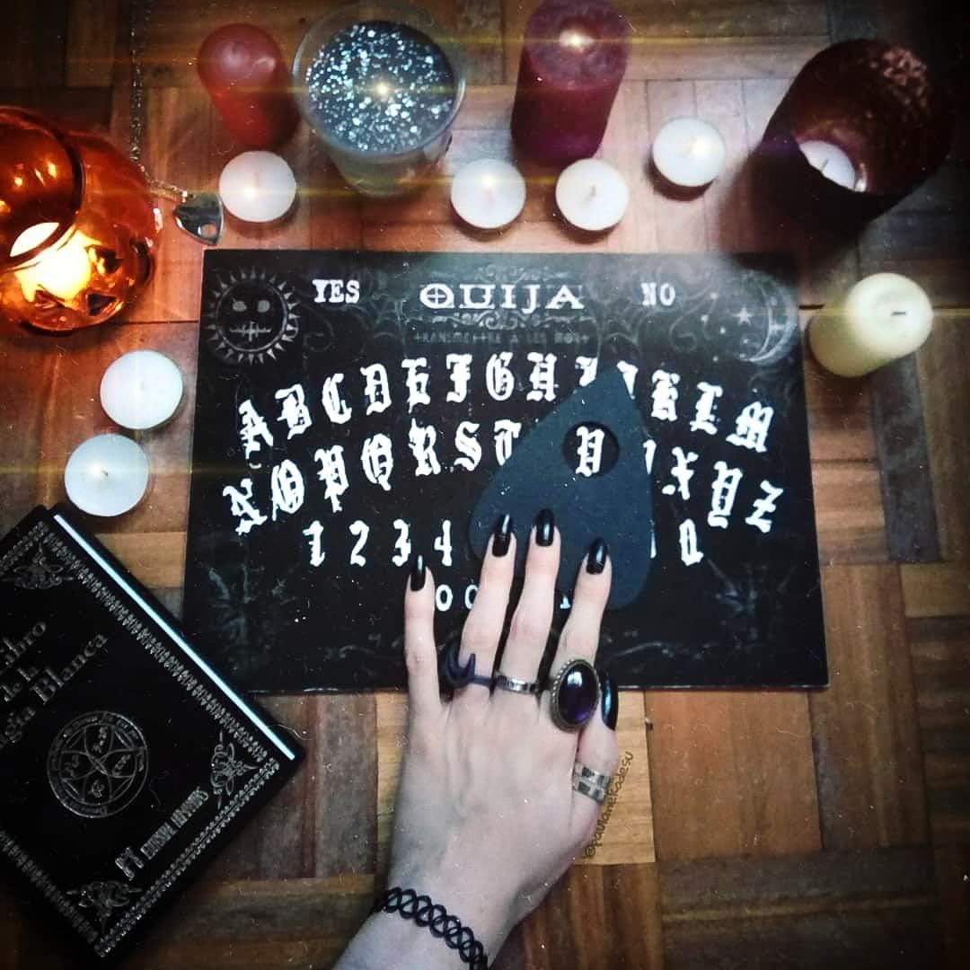 WICCSTAR Wooden black Ouija board game with planchette and detailed instruction, 30 cm x 21 cm x 0.6 cm - Image 3