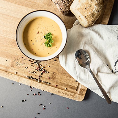 Navaris bamboe snijplank met sapgleuf - Houten keukenplank - Duurzaam en praktisch werkblad - 45 x 34 x 1,8 cm - Image 3