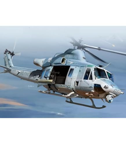 Amazon.com: Trumpeter 05116 1/35 AH-1W Super Cobra Plastic Model