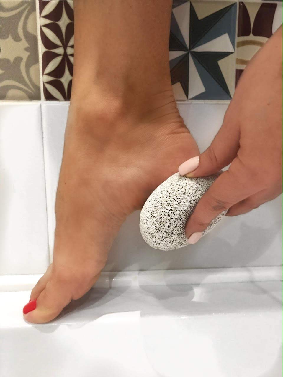 Pumice Foot Scrubber Stone 2Pcs - Pumice Stone Pedicure Tools Hard Skin Callus Remover Foot Exfoliation - Lava Natural Pumice Stone Foot Hand Scrub - Pumice Rock for feet to Remove Dry Dead Skin: Beauty