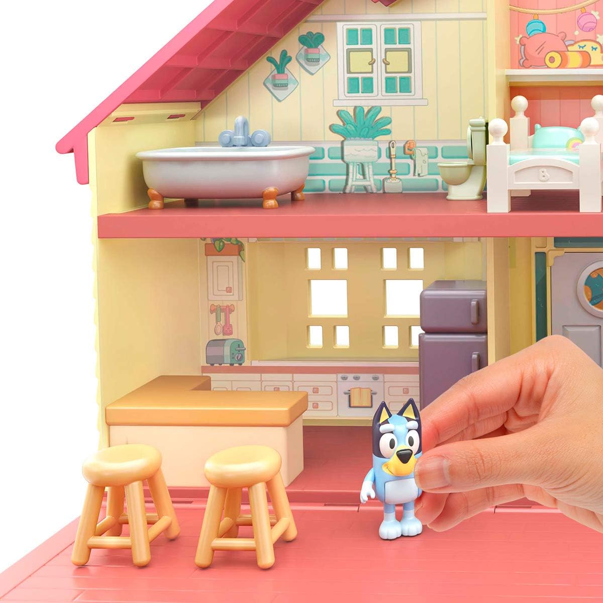 Bluey Family Home Playset with 2.5" poseable Figure, Multicolor (13024): Toys & Games