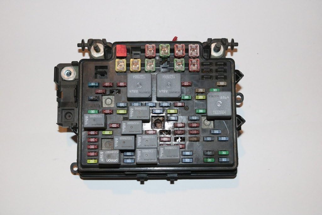 Amazon.com: 03-06 Chevy Suburban 1500 4WD 5.3 L Under hood Relay Fuse