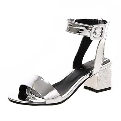 scarpa aperta sul tallone