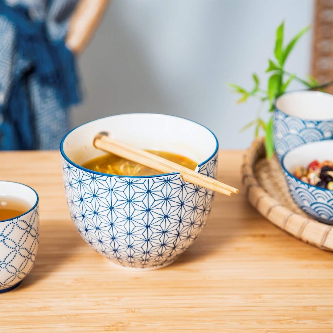 Sass and Belle Sashiko Pattern Noodle Bowl with Chopsticks - Ceramic Ramen Bowl Set with Traditional Blue Pattern – Kitchen Accessory and Gift from Sass and Belle