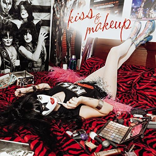 KISS & MAKEUP