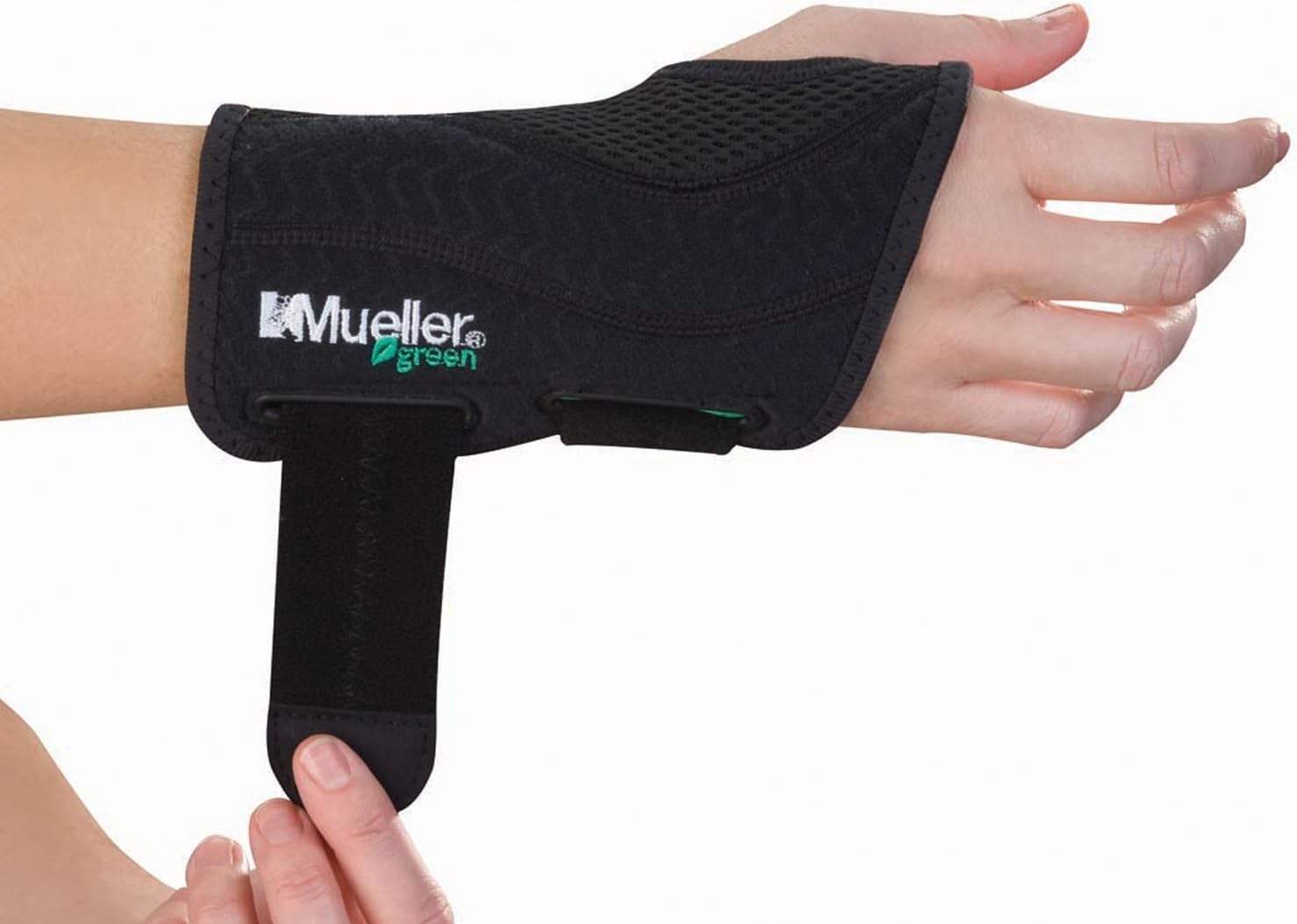 Mueller Green Fitted Wrist Brace 