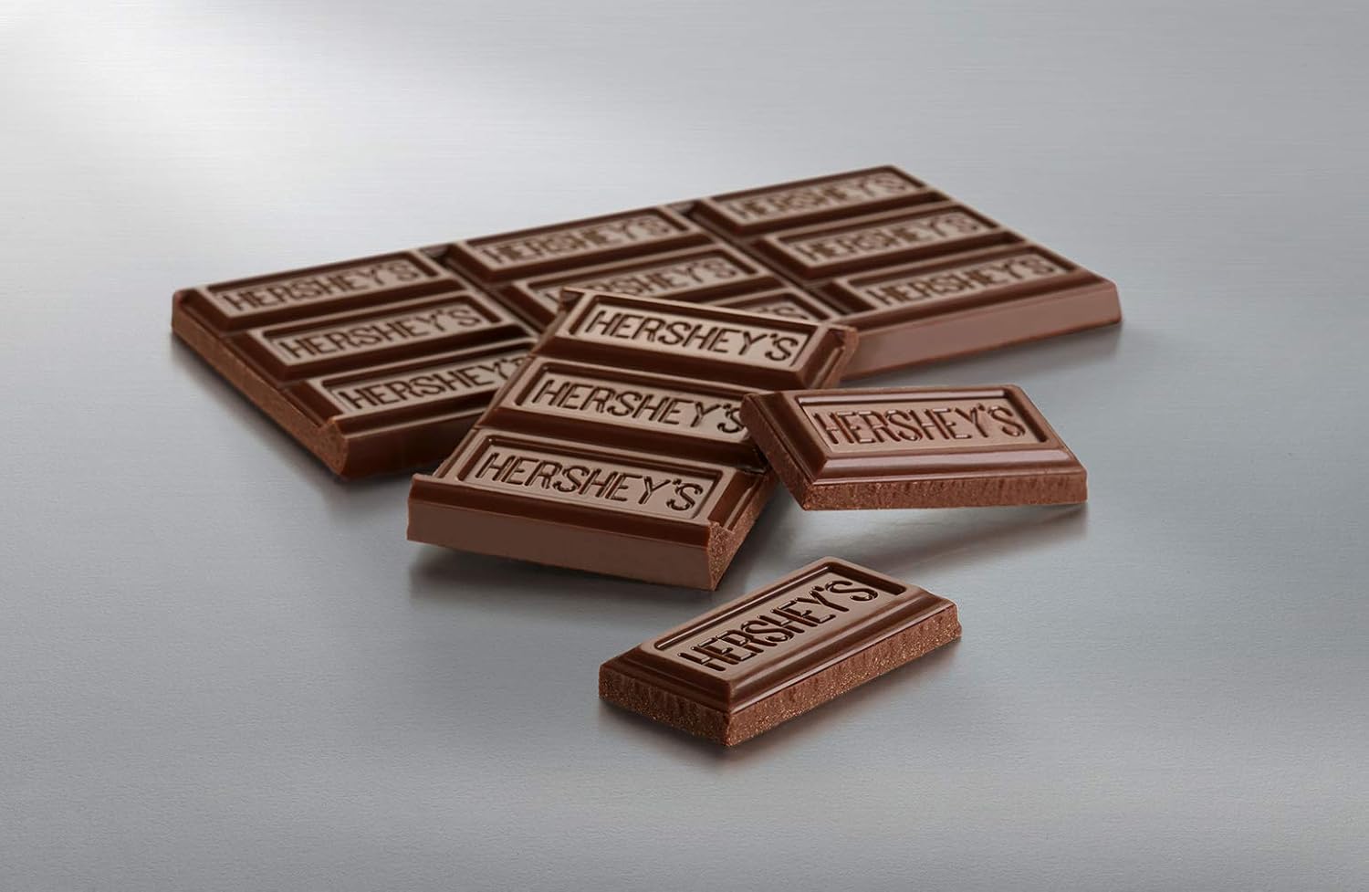 HERSHEY's Variety Pack, Milk Chocolate, Milk Chocolate with Almond Bars, (HERSHEY'S, KIT KAT, REESE'S) Full Size Gift Pack, 30 Count : Hershey S Smores Kit : Grocery & Gourmet Food