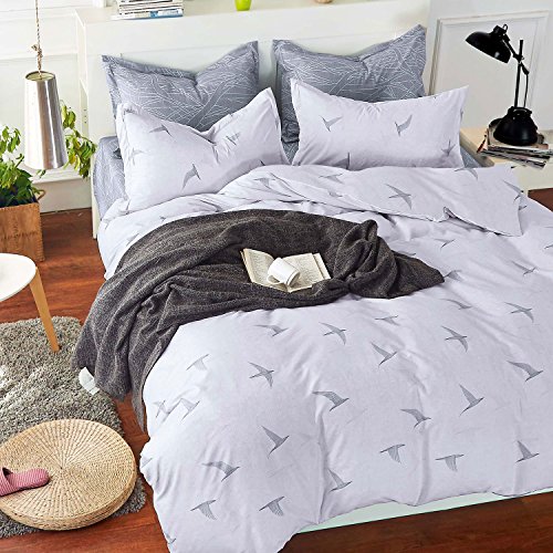 Gray Duvet Cover Set, Flying Bird Pattern Printed on Light Grey, Soft Microfiber Bedding with Zipper Closure (3pcs, Queen Size)
