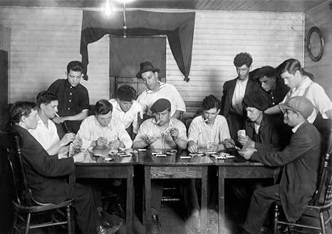 Amazon Lewis Hine 1916年 ポーズプリント ポスター 18 24インチ カードゲーム 1916年 Na Group Of Young ポルトガル人 アメリカの工場 秋の川 マサチューセッツのトランプとギャンブル アートフレーム ポスター オンライン通販