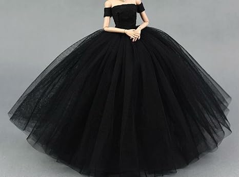 ropa y accesorios para muñecas