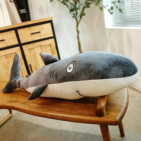 Amazon Co Jp サメぬいぐるみ 鮫 かわいい 抱き枕 縫い包み 大きい 可愛い海洋動物 添い寝枕 特大 ふわふわ お人形 デザイン 女の子 子供 もちもち プレゼント 置物 店飾り クッション 105cm キャラクター インテリア リアル 萌え 贈り物 入学祝い 卒業祝い ホーム