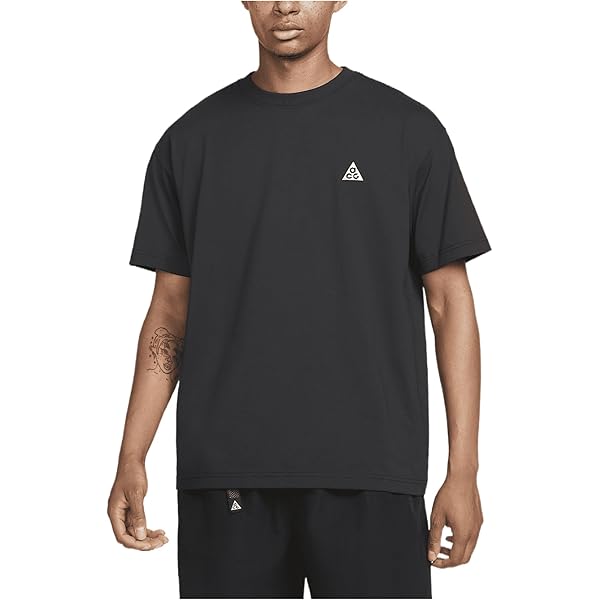 Amazon.com: Nike ACG Men's Short-Sleeve T-Shirt (Black