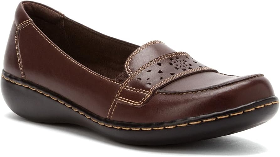 CLARKS Women's Ashland Time Brown Loafer 9 B Medium