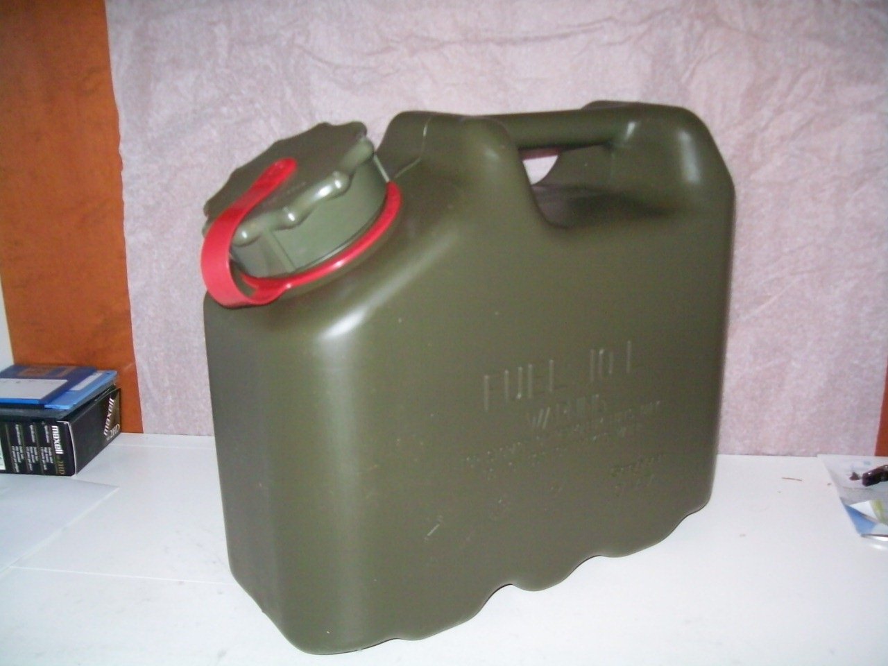 Scepter US Military Fuel Can 2.5 Gallon Gas Can Olive Drab New US