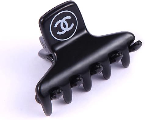 Amazon Co Jp シャネル ヘアクリップ2個セット ブラック ホワイト Cocoマークロゴ レア 海外限定 ブランド 海外ノベルティ 並行輸入品 シューズ バッグ