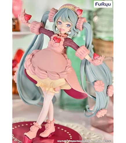 Amazon.com: Furyu AMU-SHP0477 Hatsune Miku Sakura Miku Wink ver