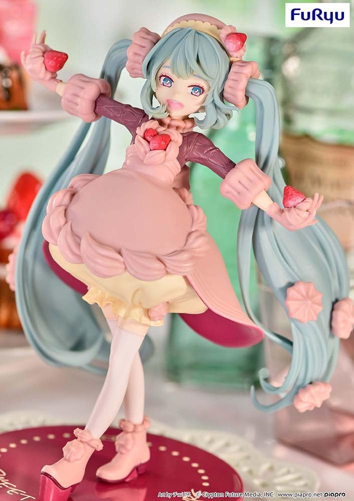 Furyu Miku SweetSweets Series PVC Statue Strawberry Chocolate Short 17 cm, AMU-SHP0553, Multicoloured