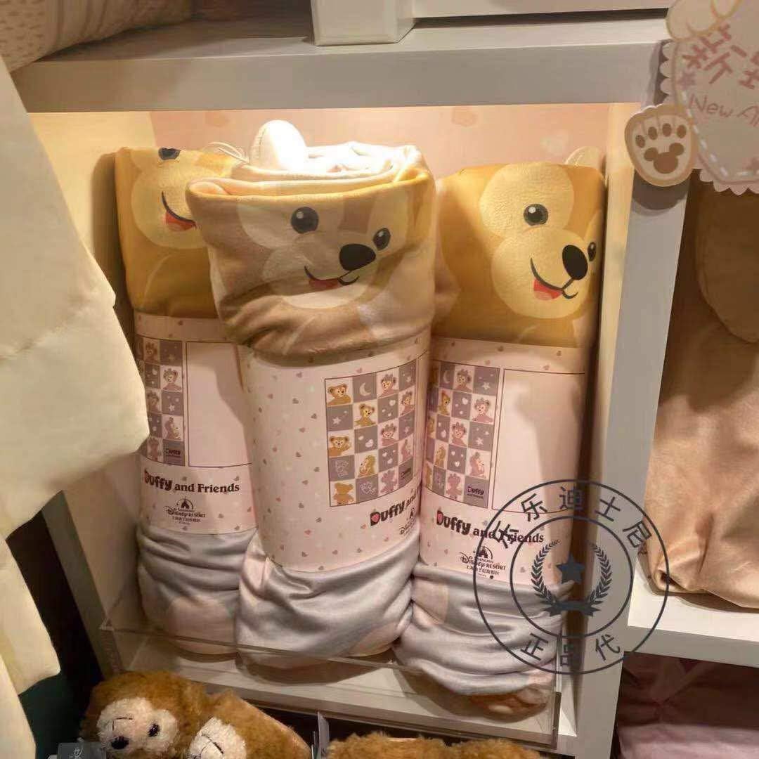 Amazon Co Jp ブランケット 毛布 ダッフィー シェリーメイ ジェラトーニ ステラルー 上海 香港ディズニー おくるみ ひざ掛け ソファーカバータオルケット ホビー 通販