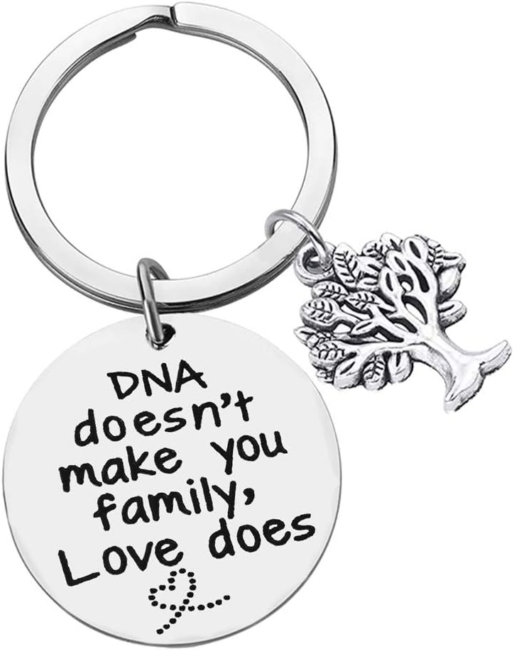 Huwujiu Step Mum Keyring Step Dad Gifts DNA Doesn't Make You Family Love Does Keyring Step Parent Keychain Mother’s Day Gift Father’s Day Gift Adoption Keychain