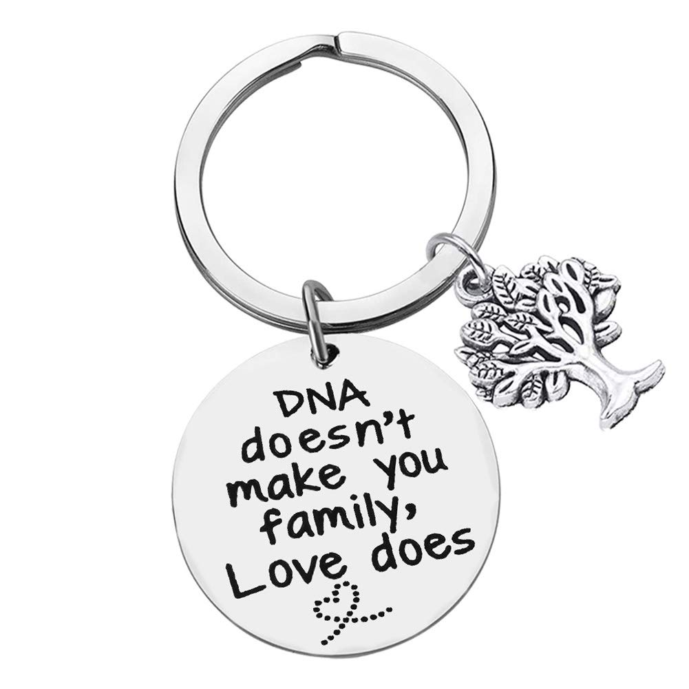 Huwujiu Step Mum Keyring Step Dad Gifts DNA Doesn't Make You Family Love Does Keyring Step Parent Keychain Mother’s Day Gift Father’s Day Gift Adoption Keychain