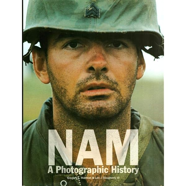 Vietnam: A Complete Photographic History: Michael Maclear, Hal