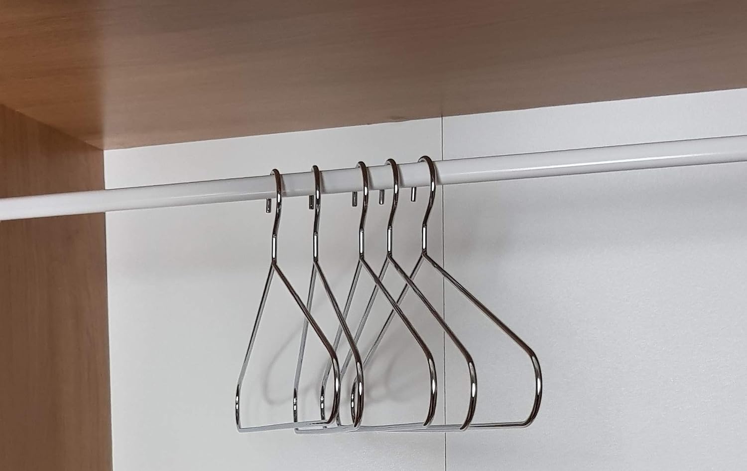 Neusu Strong Wardrobe Hangers (10) - 5mm Metal As Used By Premium Hotels - Image 4