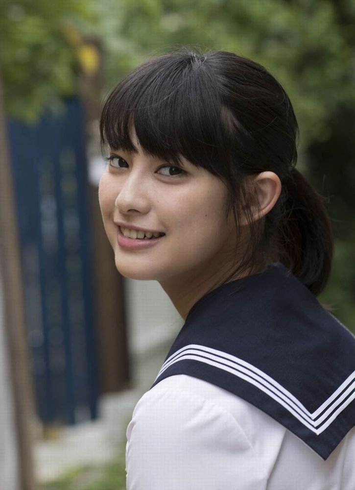 Japanese Young Model Shiori Tamada First Photo Album Hajimemashite 16 Sai 玉田志織 ファースト写真集 はじめまして 16歳 Photo Book Japanese Edition Shiori Tamada Hashimoto Masashi Japanese Gravure Idol Amazon Com Books
