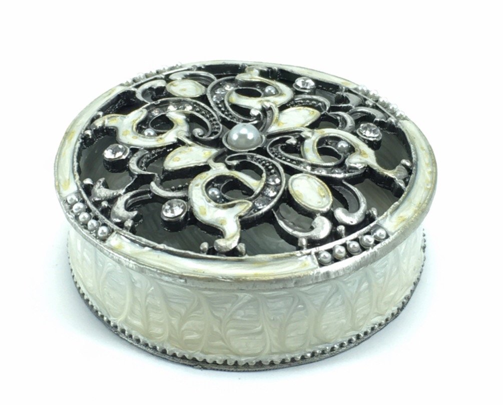 Amazon.com: White Medallion Pewter Trinket / Jewelry Box by Welforth 2