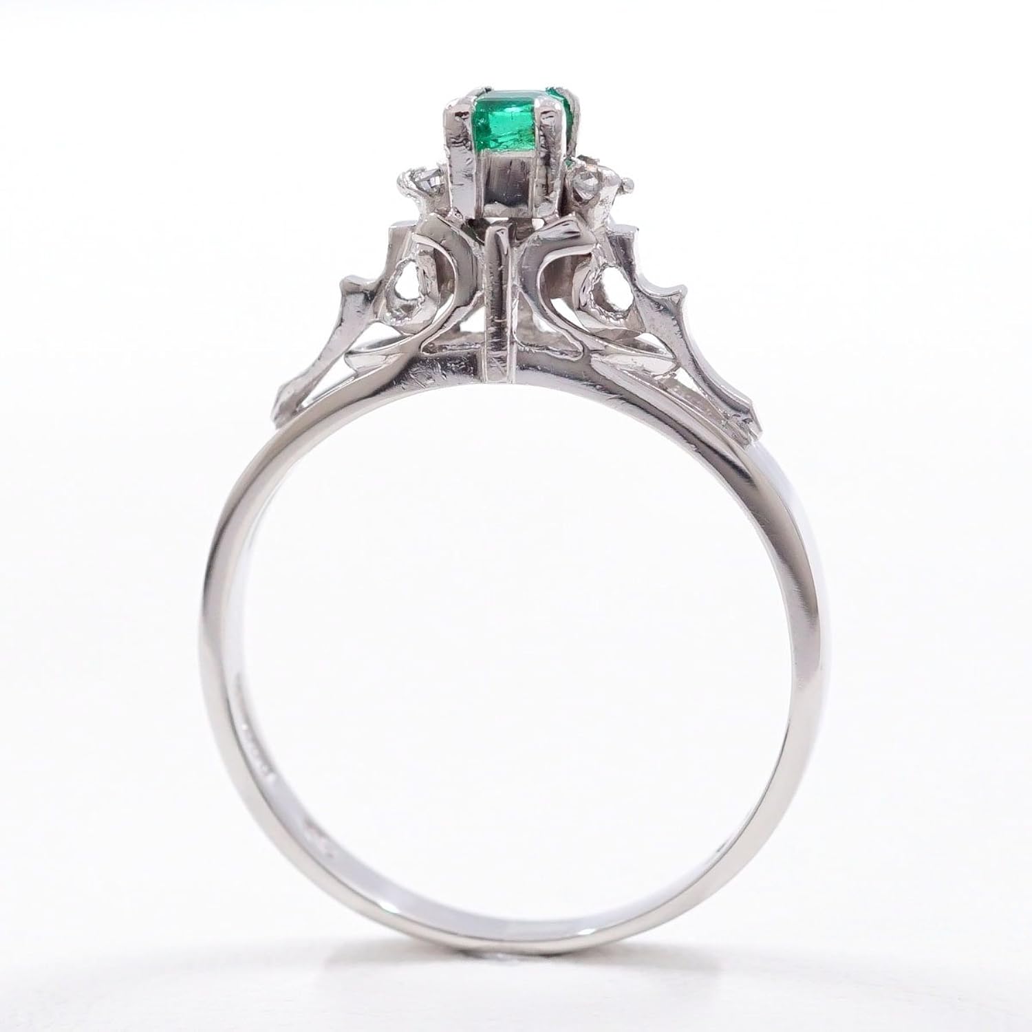 即発送可能 Pt900 プラチナ リング 10 5号 エメラルド 0 14 ダイヤ 中古ジュエリー 中古 B07bn8mbfw Hermescolleges Ca