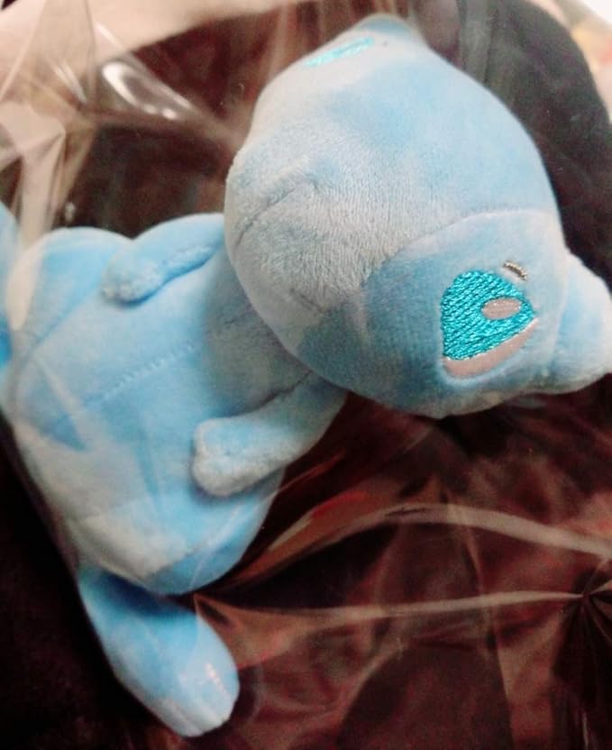 Amazon 色違い ミュウ ぬいぐるみ １７cm タグナシです ポケットモンスター Pokemon 日本未発売 ぬいぐるみ ホビー