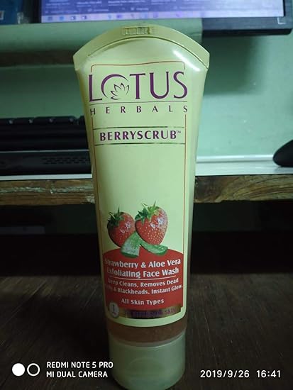 lotus berry scrub face wash price